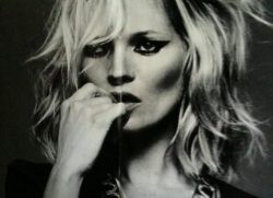 Tutti pazzi per Kate Moss!