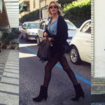 Idee look d’autunno: mini e calze divertenti