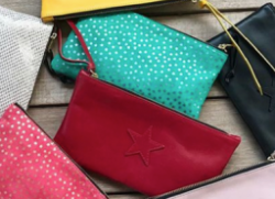 Gli accessori dell’estate: Portafoglio Mia e Pochette Memole